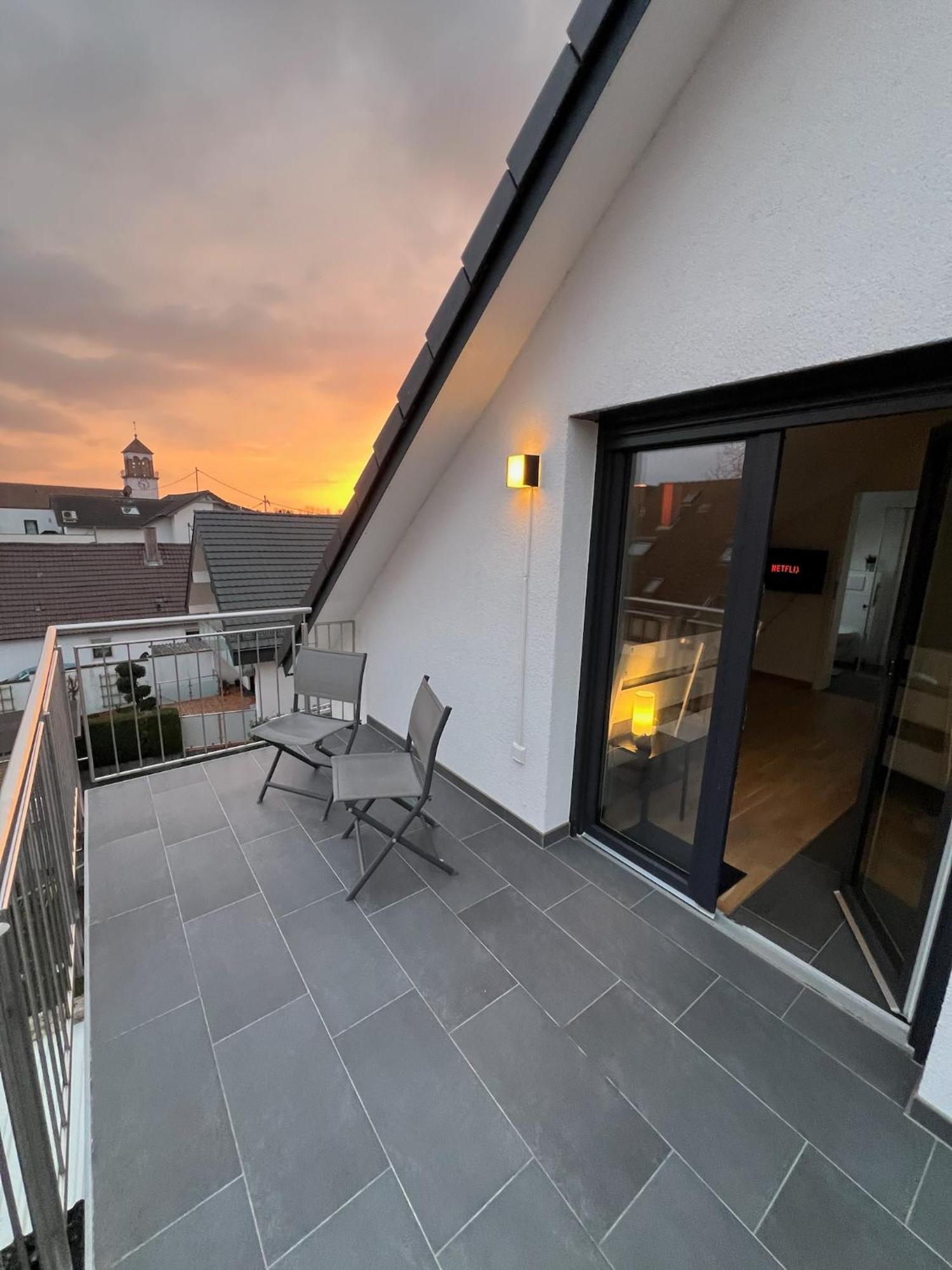 Charmantes Studio-Apartment Im Herzen Von Neureut - Fussbodenheizung, Regendusche, Waschmaschine, Stellplatz Karlsruhe Exterior foto